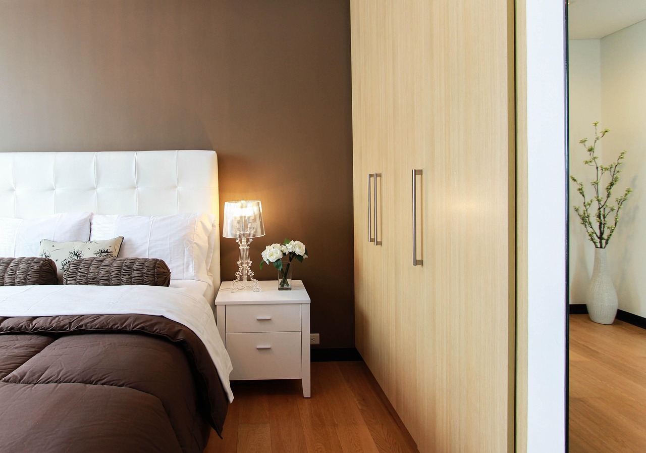 Best Noise Color for Sleep: Choosing Brown, Pink, White, Green, Blue