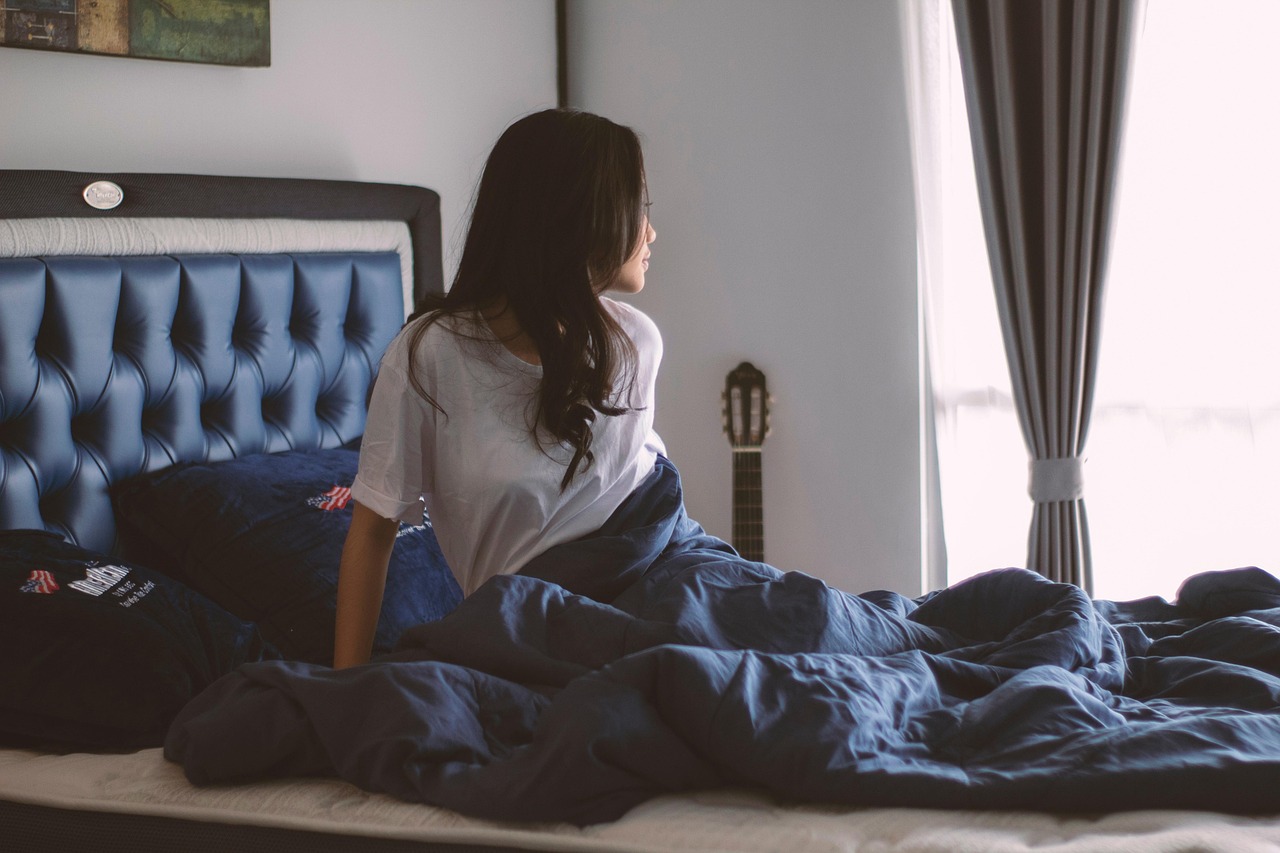 Blue Light Sleep Disruption: Causes, Risks, and Protection