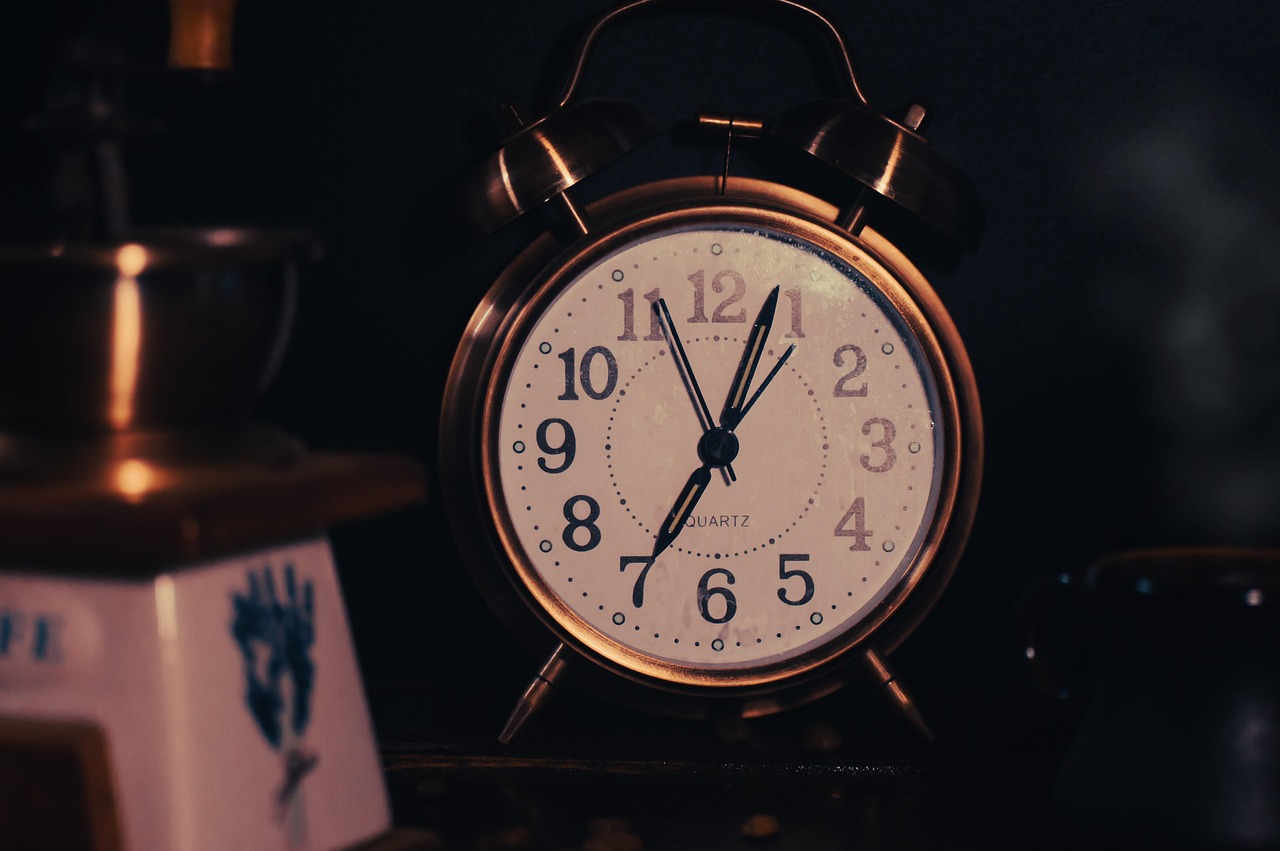 Sunrise Alarm Clock Benefits: Dawn-Simulation Effects on Sleep and Mood